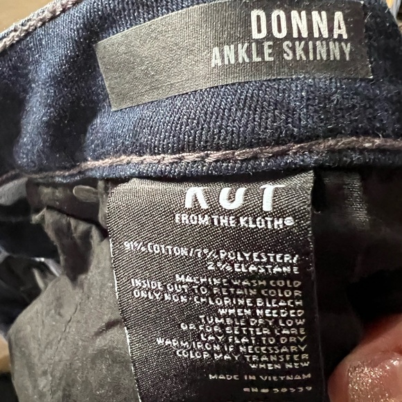 Kut From The Kloth Frayed Hem Denim - Picture 6 of 7